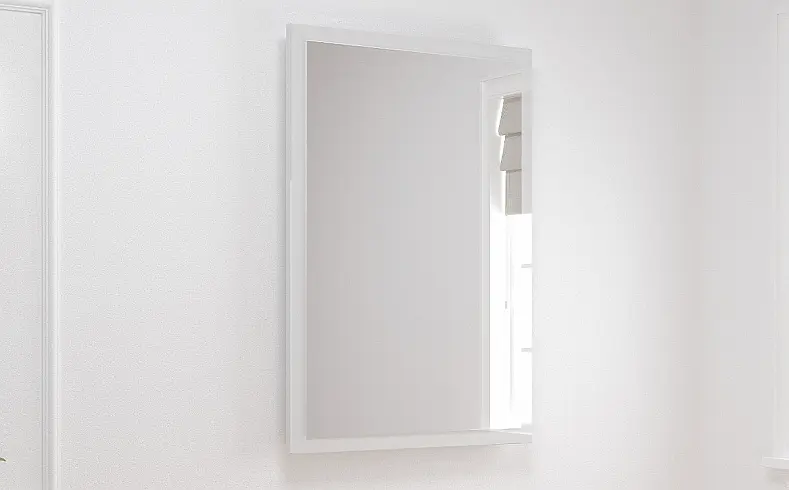 Kompaktowe lustro w białej ramie