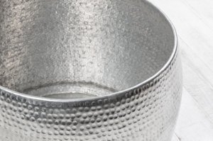 Stolik kawowy z młotkowanego aluminium OPTIK / srebrny 60 cm